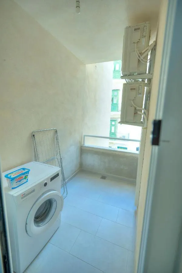 Spacious And Cozy 1 Bedroom Near Seafront Pcal1-1 Sliema